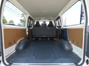 ハイエースバン新車ハイエースバン　DX　5速マニュアル車