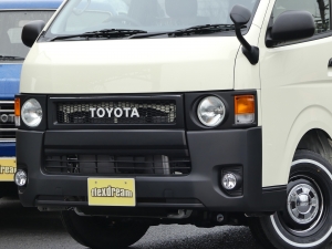 ハイエースバンハイエース　クラシックカスタム　丸目カスタム