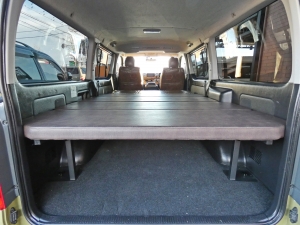 ハイエースバンハイエース丸目フェイスクラシックカスタムスタイル