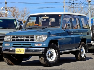 ランクルプラドアウトドア　キャンプ　車中泊　バンライフ　１BOX　ベッド　キャンピングカー
