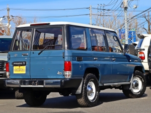 ランクルプラドアウトドア　キャンプ　車中泊　バンライフ　１BOX　ベッド　キャンピングカー