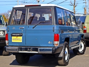 ランクルプラドアウトドア　キャンプ　車中泊　バンライフ　１BOX　ベッド　キャンピングカー
