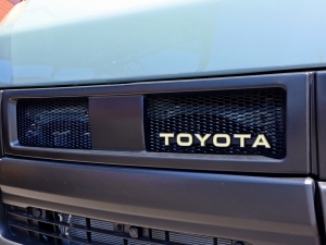 ハイエースバン丸目カスタム　アースカラーパッケージ6X3アーバンカーキ