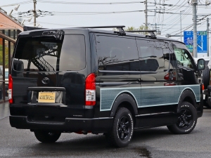 ハイエースバンアウトドア　キャンプ　車中泊　バンライフ　１BOX　ベッド　