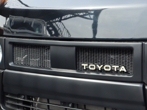 ハイエースバンアウトドア　キャンプ　車中泊　バンライフ　１BOX　ベッド　