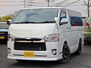 ハイエースバンアウトドア　キャンプ　車中泊　バンライフ　１BOX　ベッド　キャンピングカー