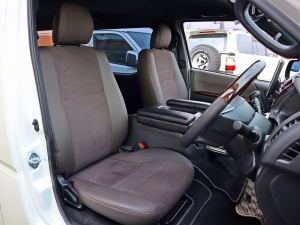 ハイエースバンアウトドア　キャンプ　車中泊　バンライフ　１BOX　ベッド　キャンピングカー