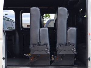 ハイエースバンアウトドア　キャンプ　車中泊　バンライフ　１BOX　ベッド　キャンピングカー