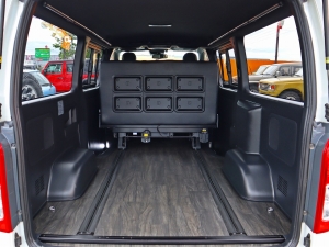 ハイエースバンアウトドア　キャンプ　車中泊　バンライフ　１BOX　ベッド　キャンピングカー