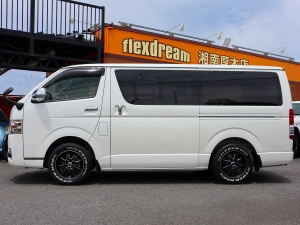ハイエースバンアウトドア　キャンプ　車中泊　バンライフ　１BOX　ベッド　キャンピングカー