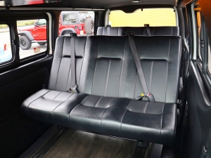 ハイエースバンアウトドア　キャンプ　車中泊　バンライフ　１BOX　ベッド　キャンピングカー