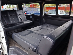 ハイエースバンアウトドア　キャンプ　車中泊　バンライフ　１BOX　ベッド　キャンピングカー