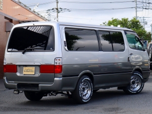ハイエース100系アウトドア　キャンプ　車中泊　バンライフ　１BOX　ベッド　キャンピングカー