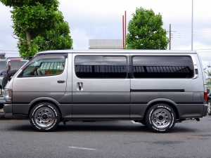 ハイエース100系アウトドア　キャンプ　車中泊　バンライフ　１BOX　ベッド　キャンピングカー