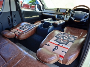 ハイエースバンアウトドア　キャンプ　車中泊　バンライフ　１BOX　ベッド　キャンピングカー