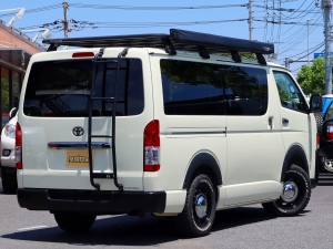 ハイエースバンアウトドア　キャンプ　車中泊　バンライフ　１BOX　ベッド　キャンピングカー