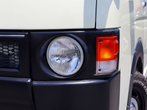 ハイエースバンアウトドア　キャンプ　車中泊　バンライフ　１BOX　ベッド　キャンピングカー