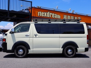 ハイエースバンアウトドア　キャンプ　車中泊　バンライフ　１BOX　ベッド　キャンピングカー
