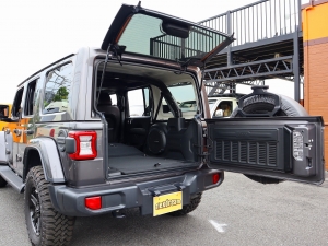 ＪＥＥＰラングラーSUV　四駆　ジープ　４WD　