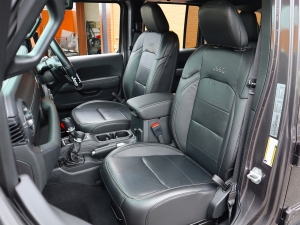 ＪＥＥＰラングラーSUV　四駆　ジープ　４WD　