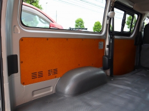 ハイエースバンアウトドア　キャンプ　車中泊　バンライフ　１BOX　ベッド　キャンピングカー