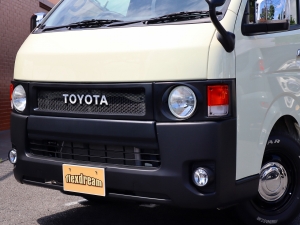 ハイエースバンアウトドア　キャンプ　車中泊　バンライフ　１BOX　ベッド　キャンピングカー