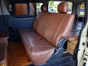 ハイエースバンアウトドア　キャンプ　車中泊　バンライフ　１BOX　ベッド　キャンピングカー