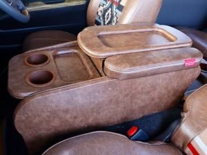ハイエースバンアウトドア　キャンプ　車中泊　バンライフ　１BOX　ベッド　キャンピングカー