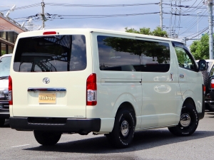 ハイエースバンアウトドア　キャンプ　車中泊　バンライフ　１BOX　ベッド　キャンピングカー