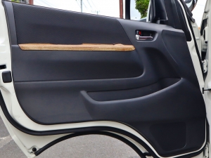 ハイエースバンアウトドア　キャンプ　車中泊　バンライフ　１BOX　ベッド　キャンピングカー