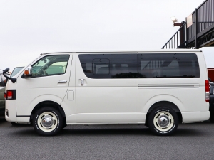 ハイエースバンアウトドア　キャンプ　車中泊　バンライフ　１BOX　ベッド　キャンピングカー