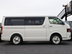 ハイエースバンアウトドア　キャンプ　車中泊　バンライフ　１BOX　ベッド　キャンピングカー