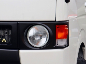 ハイエースバンアウトドア　キャンプ　車中泊　バンライフ　１BOX　ベッド　キャンピングカー