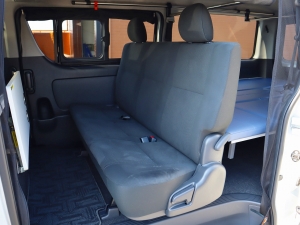 ハイエースバンアウトドア　キャンプ　車中泊　バンライフ　１BOX　ベッド　キャンピングカー