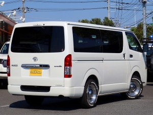 ハイエースバンアウトドア　キャンプ　車中泊　バンライフ　１BOX　ベッド　キャンピングカー