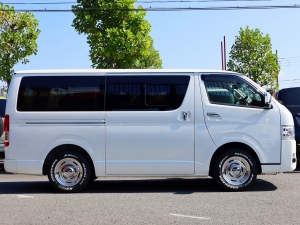 ハイエースバンアウトドア　キャンプ　車中泊　バンライフ　１BOX　ベッド　キャンピングカー