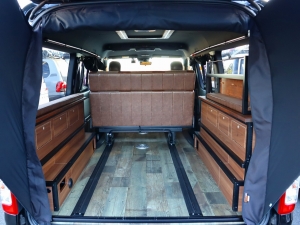 ハイエースバンアウトドア　キャンプ　車中泊　バンライフ　１BOX　ベッド　キャンピングカー