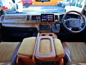 ハイエースバンアウトドア　キャンプ　車中泊　バンライフ　１BOX　ベッド　キャンピングカー