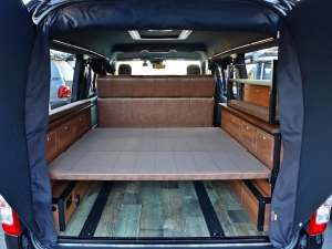 ハイエースバンアウトドア　キャンプ　車中泊　バンライフ　１BOX　ベッド　キャンピングカー