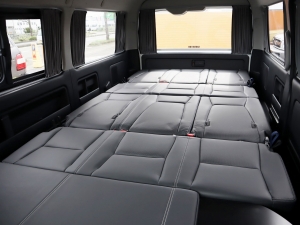 ハイエースワゴンキャンプ　車中泊　アウトドア　レジャー　内装架装