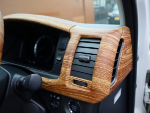 ハイエースワゴンキャンプ　車中泊　アウトドア　レジャー　内装架装