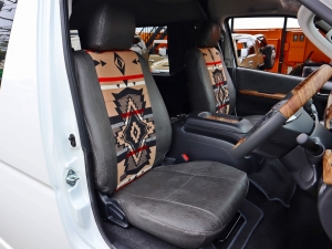 ハイエースワゴンキャンプ　車中泊　アウトドア　レジャー　内装架装