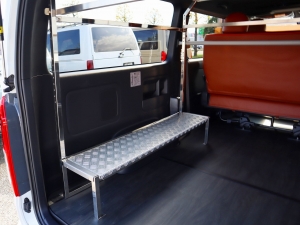 ハイエースバンアウトドア　キャンプ　車中泊　バンライフ　１BOX　ベッド　キャンピングカー