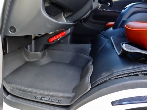 ハイエースバンアウトドア　キャンプ　車中泊　バンライフ　１BOX　ベッド　キャンピングカー