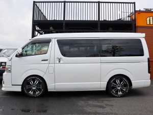 ハイエースワゴンアウトドア　キャンプ　車中泊　バンライフ　１BOX　ベッド　キャンピングカー