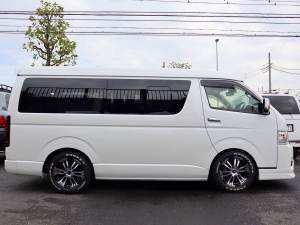 ハイエースワゴンアウトドア　キャンプ　車中泊　バンライフ　１BOX　ベッド　キャンピングカー