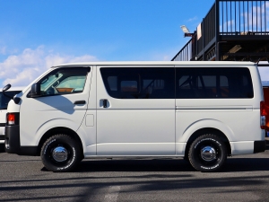 ハイエースバンアウトドア　キャンプ　車中泊　バンライフ　１BOX　ベッド　キャンピングカー
