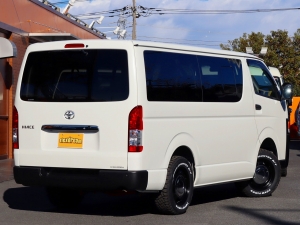 ハイエースバンアウトドア　キャンプ　車中泊　バンライフ　１BOX　ベッド　キャンピングカー