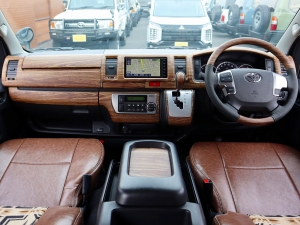 ハイエースバンアウトドア　キャンプ　車中泊　バンライフ　１BOX　ベッド　キャンピングカー