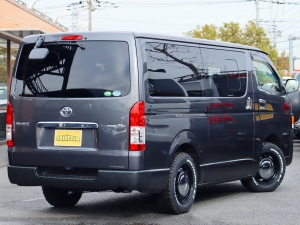 ハイエースバンアウトドア　キャンプ　車中泊　バンライフ　１BOX　ベッド　キャンピングカー